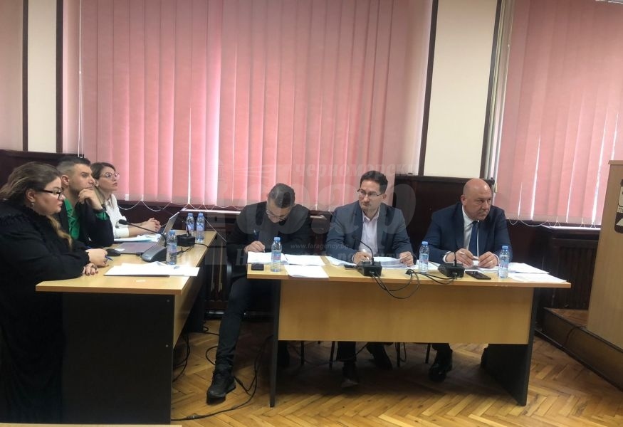 Пълно мнозинство: Общинският съвет в Поморие подкрепи идеята на кмета Алексиев за учредяване на „Фонд за развитие на летище Бургас“