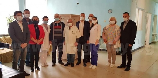 Депутатът Пеевски дари респиратор на болницата в Дулово