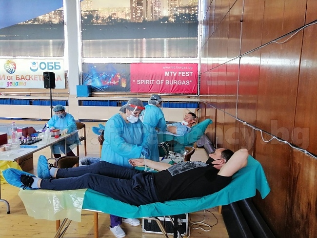 Сериозна подкрепа от бургаски спортисти в кампанията за кръводаряване за УМБАЛ