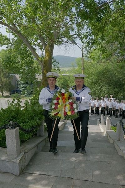  Почетоха паметта на загиналите военни моряци