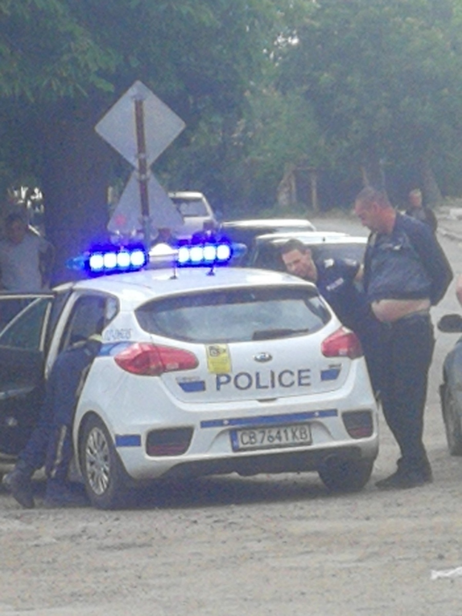 Екшън в Тополица: Полицията преследва пиян джигит из селото