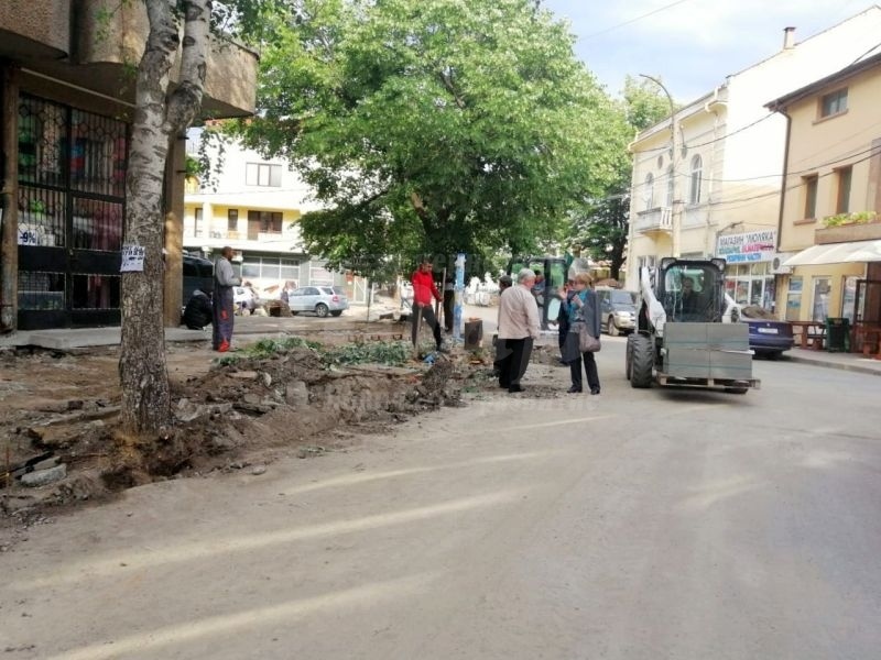Община Айтос подхвана генералния ремонт на централната улица \