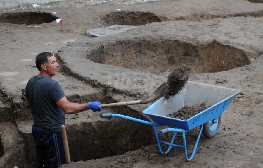 Продължават археологическите проучвания на тракийското светилище в „Изгрев“