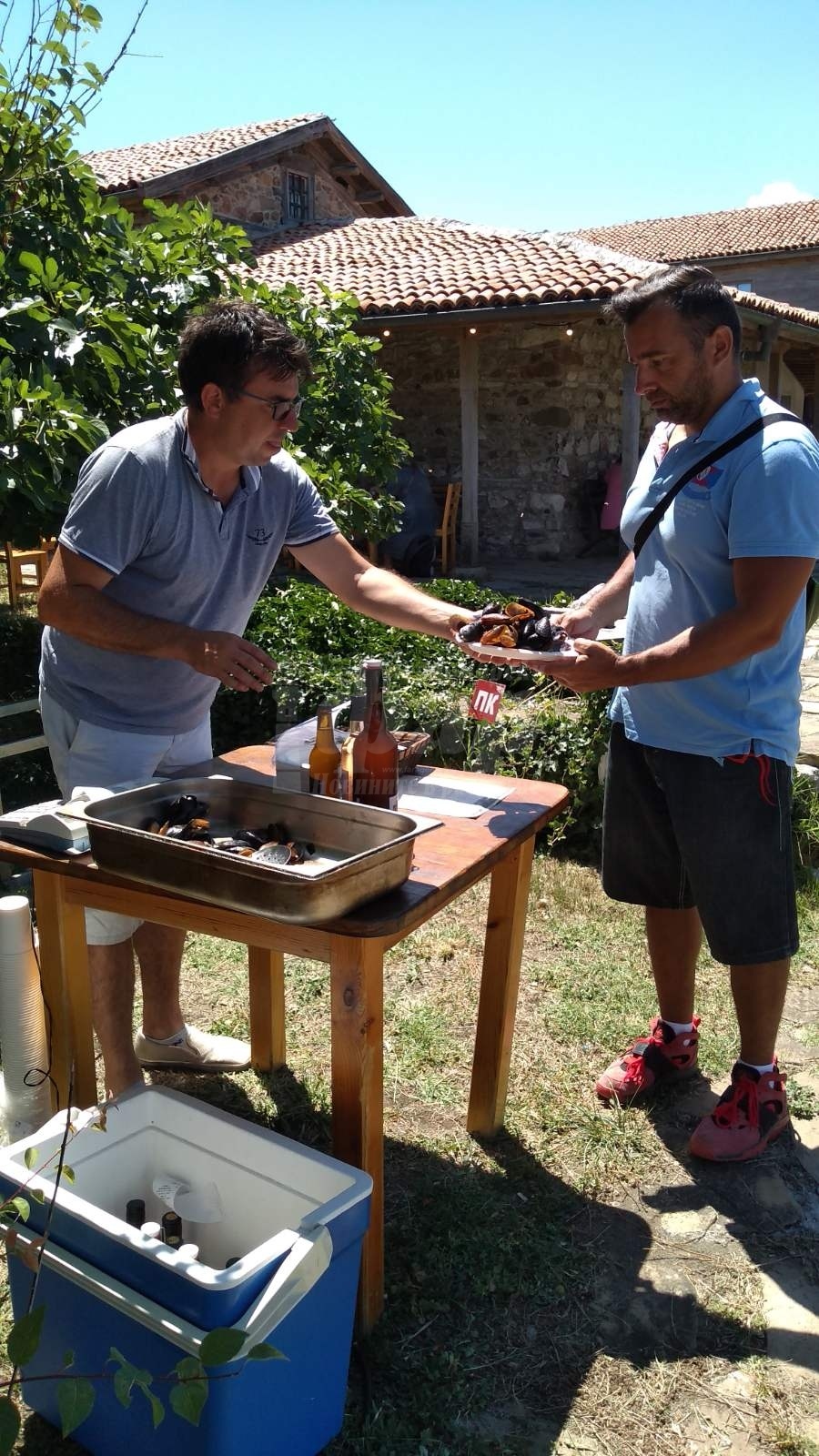 Остров Света Анастасия посреща гостите си през уикенда с миди