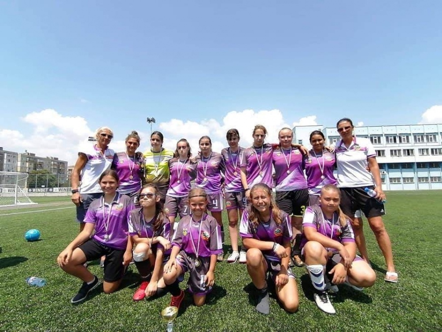 Женският футболен клуб „Бургас“ се завърна със сребро от турнир