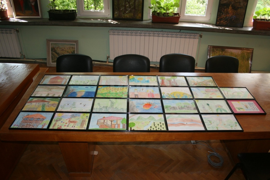 Рисунки на деца, дарени от ДПП „Странджа“, ще красят родилните отделения на две бургаски болници