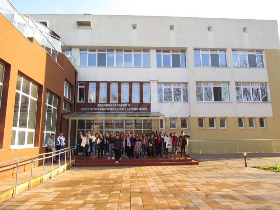 Желаещите да учат медицина в Бургас се увеличават