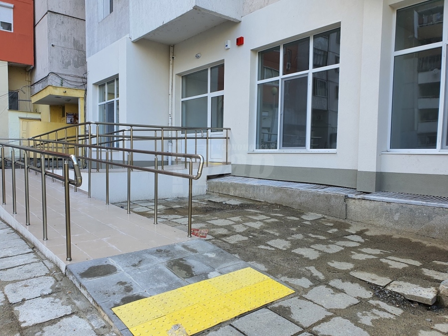 Центърът за подкрепа на лица с увреждания в „Братя Миладинови“ отваря до дни, ремонтът приключва
