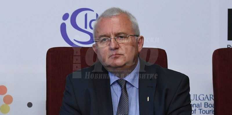 Румен Драганов: Туроператорите са длъжни да върнат парите на 320 000 българи