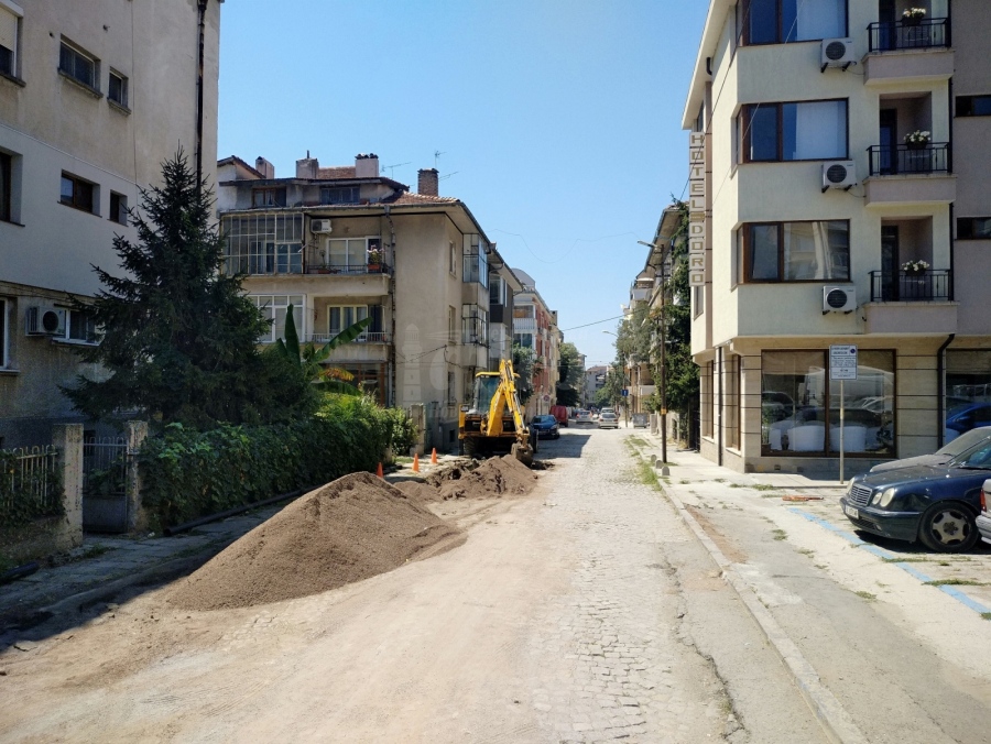 Започва асфалтирането на улица „Средна гора“