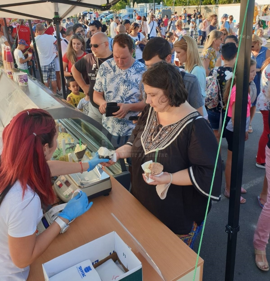 Джелато от коноп и бирен сладолед истински хитове на фестивала на Морска гара