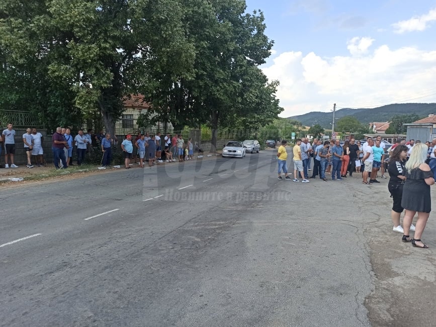 Жители на община Руен в готовност за протест, ако ремонтът на пътя Айтос-Провадия се забави