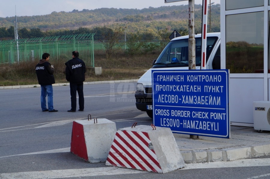 Български турци се тълпят за PCR тестове, за да си дойдат