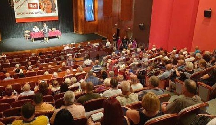 Нинова в Бургас: Препълнените зали в цялата страна са най-голямото доказателство за честния вот 