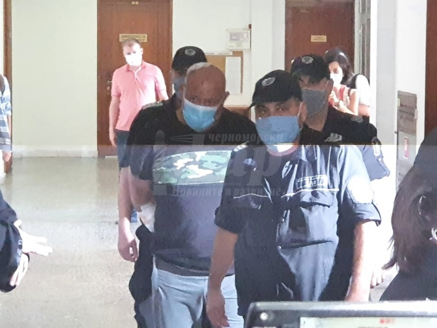 Надрусаният тираджия Кольо засега остава в ареста
