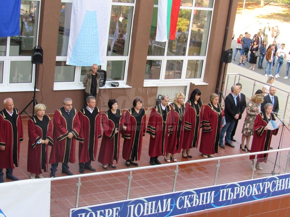 Университет „Проф. д-р Асен Златаров“ откри академичната година ...