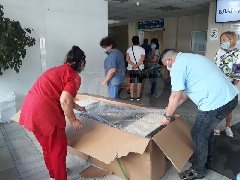 Приятели и читатели на „Черноморски фар“ дариха ново оборудване на Спешното отделение на УМБАЛ -Бургас 