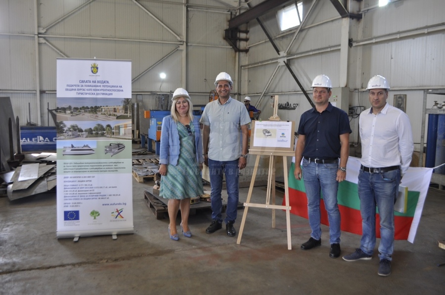 Започна изграждането на новия общински туристически кораб на Бургас