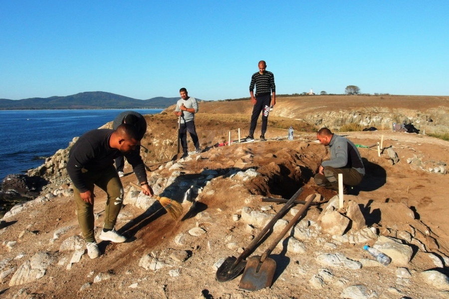 Археолози проучваха остров Св. Петър край Созопол