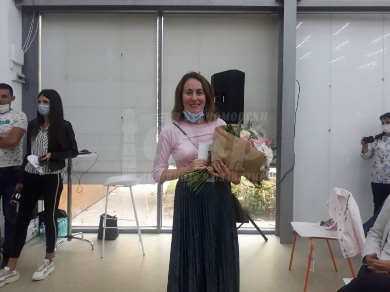 Известна дама от Общински съвет Бургас празнува рожден ден днес 