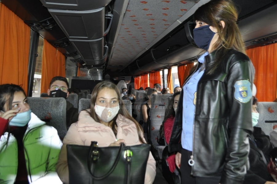 Носете маски в автобусите, екипи проверяват