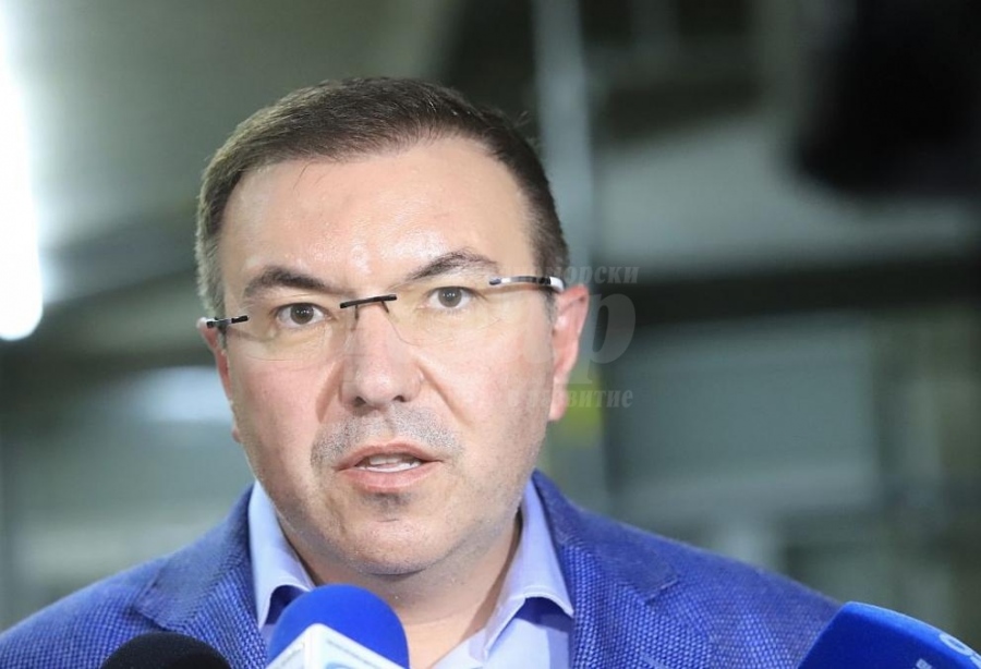 Министър Ангелов: Започват проверки в лабораториите за PCR тестове