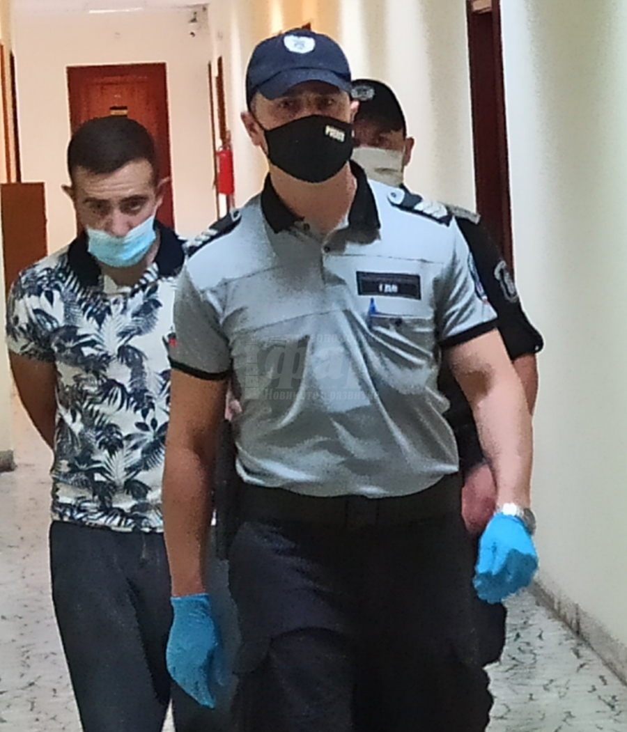 Мустафа от Чукарка остава в ареста за смъртта на братовчедите си при пътен инцидент