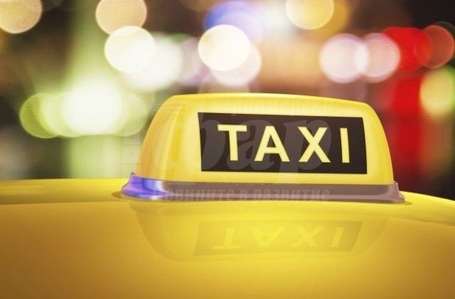 Двойка си поръча такси в Меден рудник, обраха шофьора 