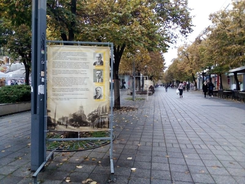 Откраднаха  пана  от изложбата „100 години Черноморски фар“ в центъра на Бургас