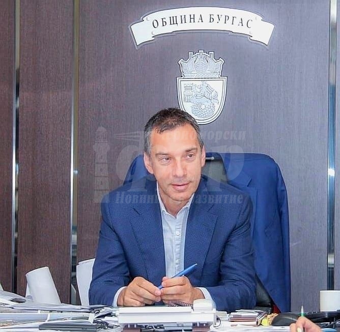 Кметът Димитър Николов с поздравление към бургазлии