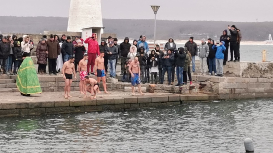 В Приморско ще скачат за кръста при спазване на мерките
