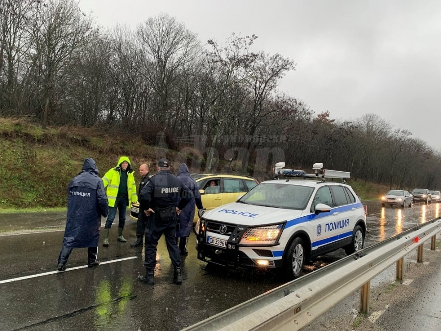 Пътят Бургас-Царево е отворен, вижте кои други отсечки са затворени