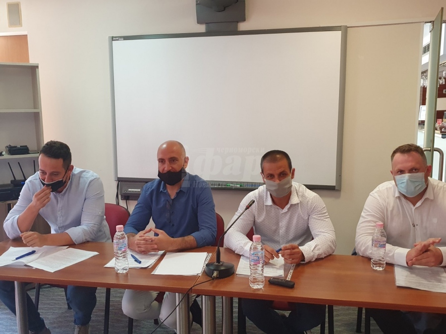 От ДБГ-Бургас поискаха сесиите на местния парламент отново да са присъствени