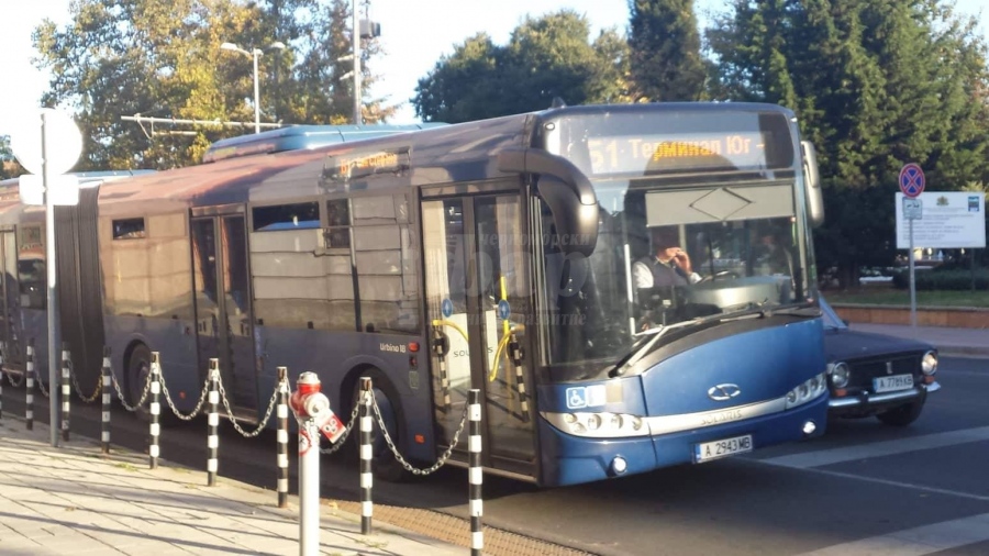 От утре: Учестяват графиците на автобусите в Бургас, заради завръщането на големите ученици