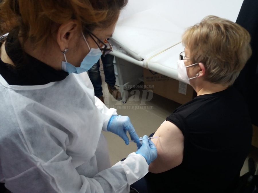 Област Бургас четвърта по брой ваксинирани