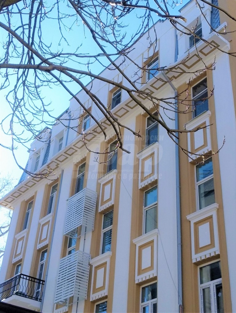 Обновиха емблематична стара сграда в Бургас