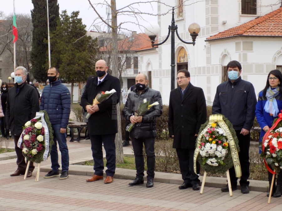 В Поморие почетоха Апостола