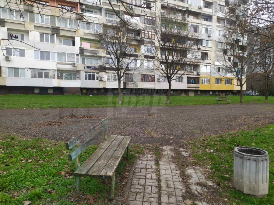 Превръщат стар терен в „Славейков“ в малък парк