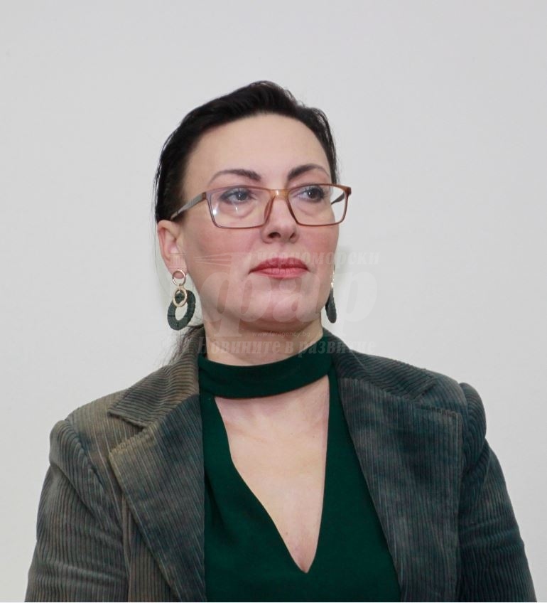 Шефката на РИК -Бургас-Елка Стоянова: На 2 март ще има още един шанс за ваксина на хора, ангажирани с изборите