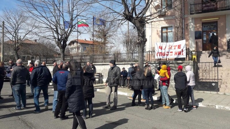 Над 200 подписа събраха  в Баня против отделянето от Община Несебър