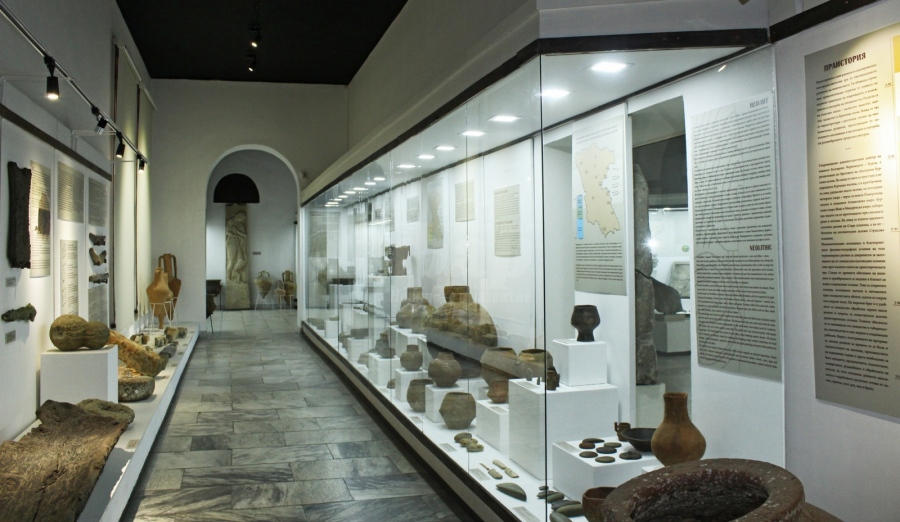 Обърнете внимание на изложба „Селищна могила Бургас“ в археологическия музей