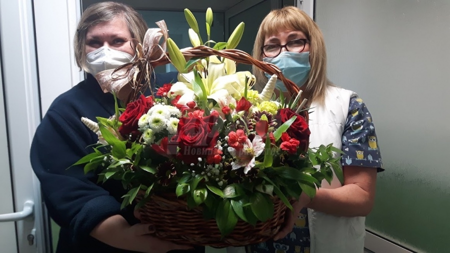 Благодарен пациент засипа с подаръци екип в УМБАЛ Бургас