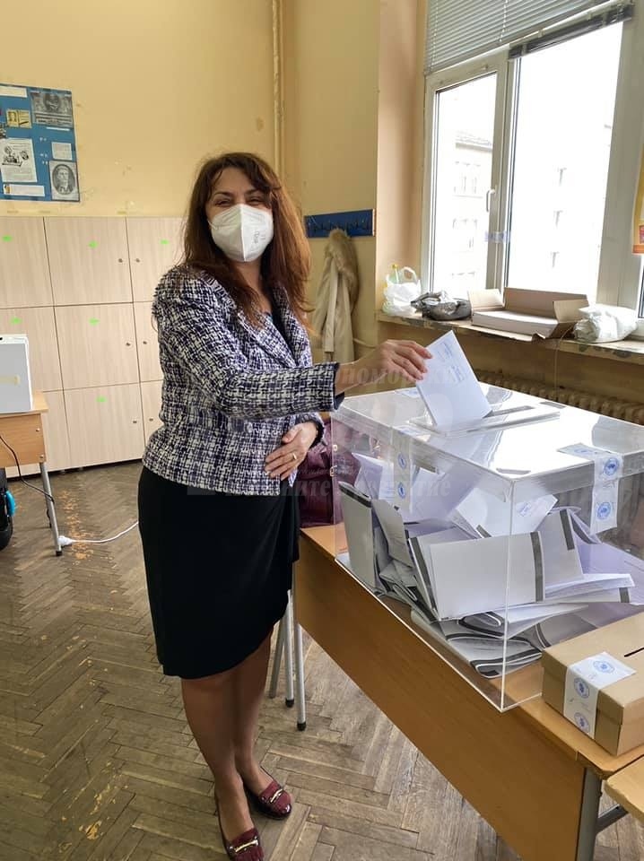 Проф. Севдалина Турманова: Гласувах за сигурност и стабилност, за образование и наука!