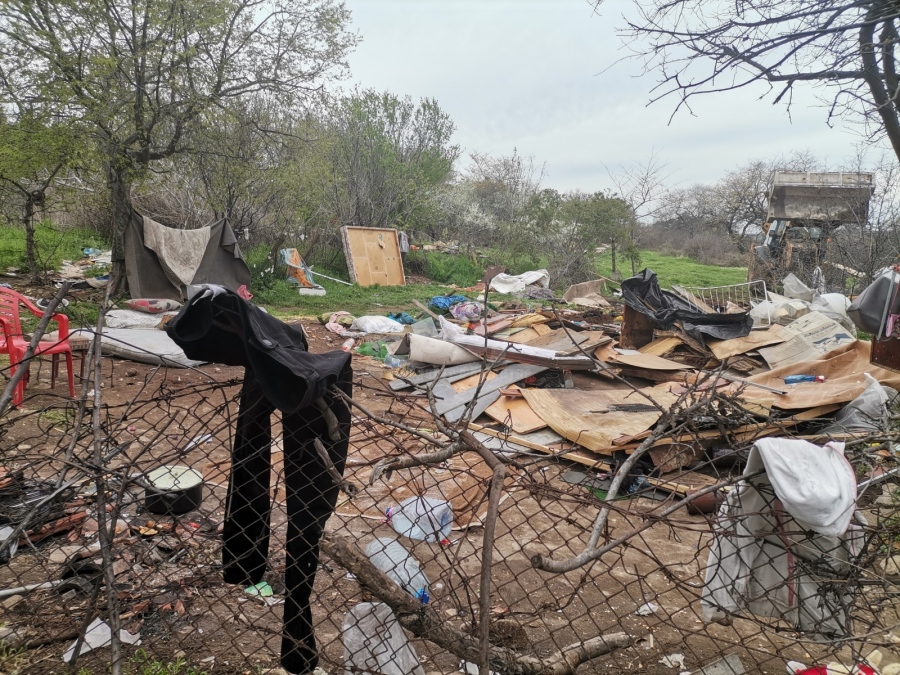 Премахват незаконен ромски катун в Созопол