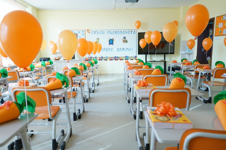 1570 деца са регистрирани до 10.00 часа в електронната система за първи клас в Бургас 