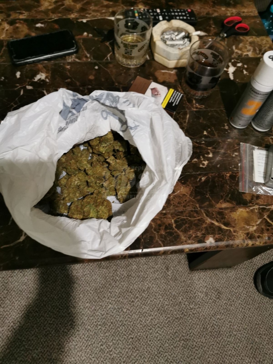 Откриха голямо количество марихуана, екстази и амфети в дома на помориец