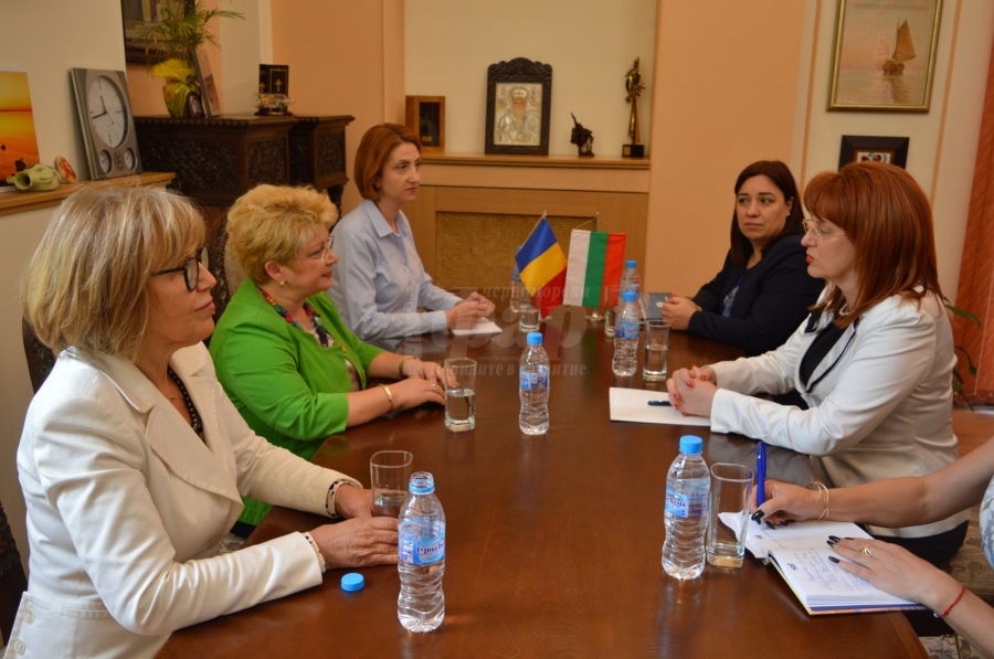 Румънският посланик със суперлативи за Бургас на среща с областния управител