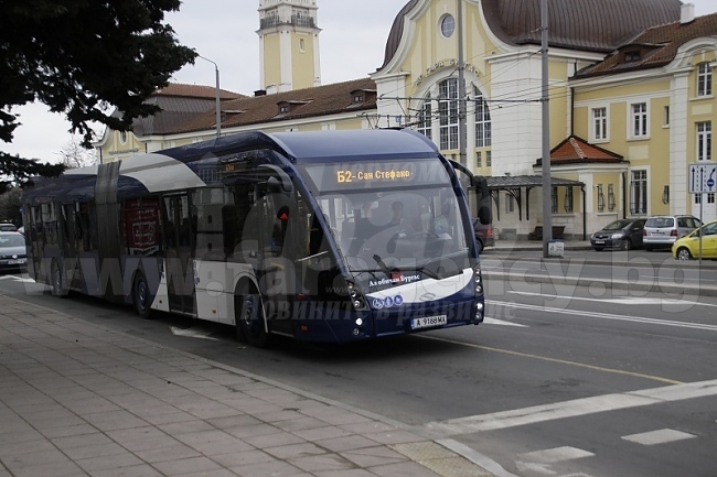 Утре е Черешова задушница, вижте кои автобуси стигат до траурния парк   