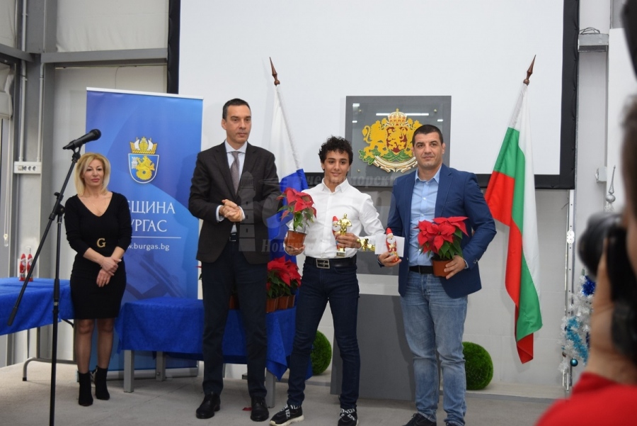 Едмонд Назарян и още петима бургаски таланти ще се борят за медали в Дортмунд