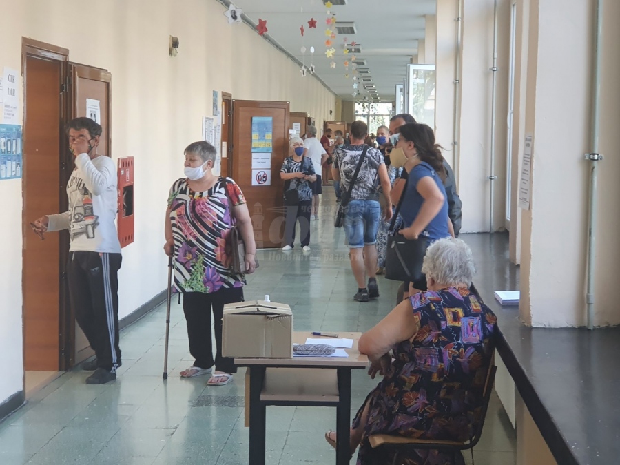 Към 11:00 часа: Над 12% в Бургаско гласуваха